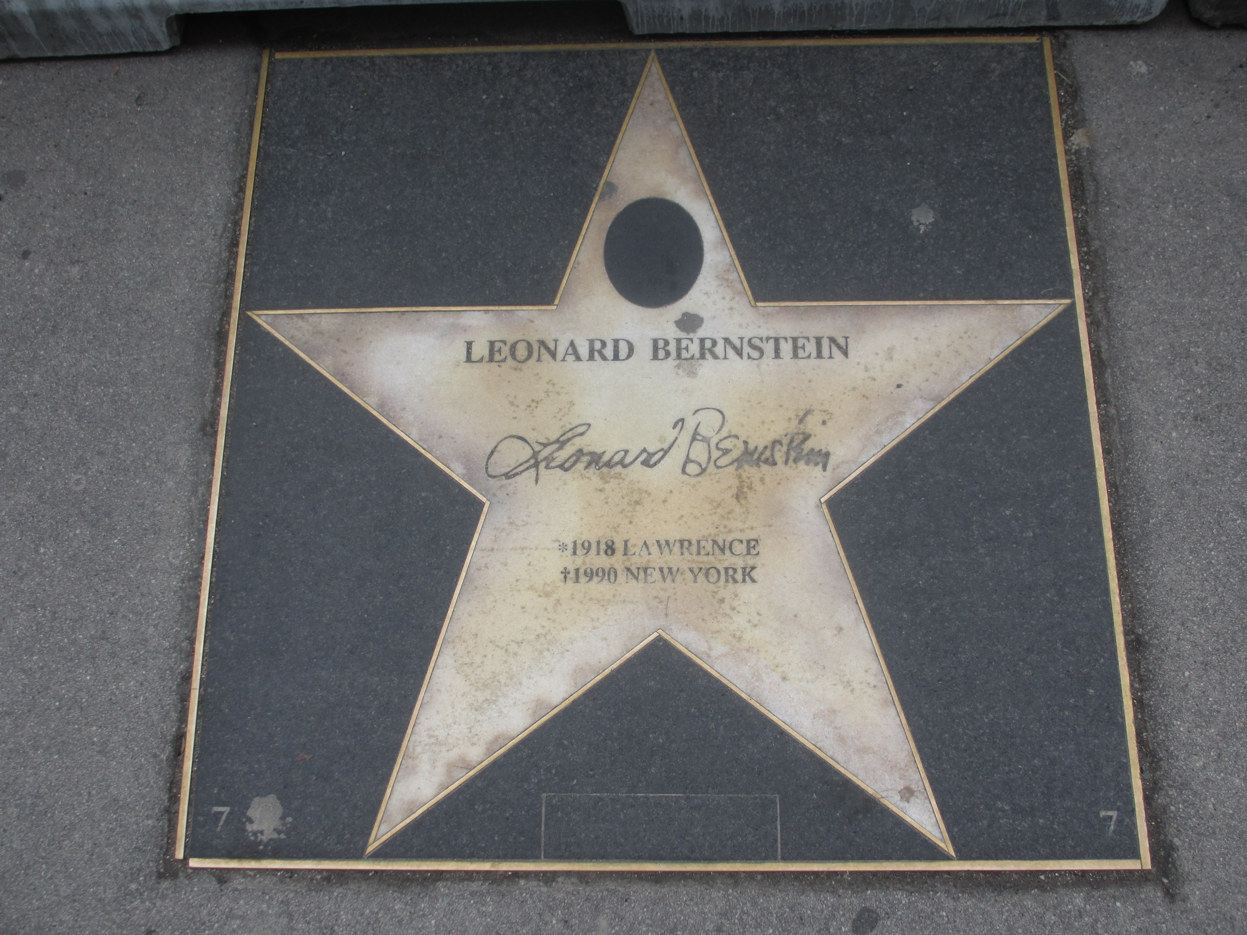 07 Leonard Bernstein.jpg