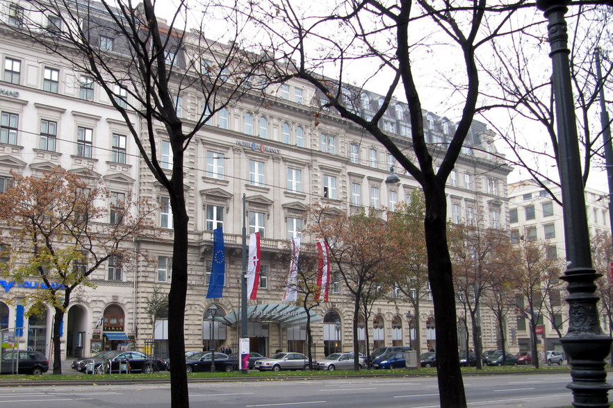 Maria-Theresien-Straße 4.jpg