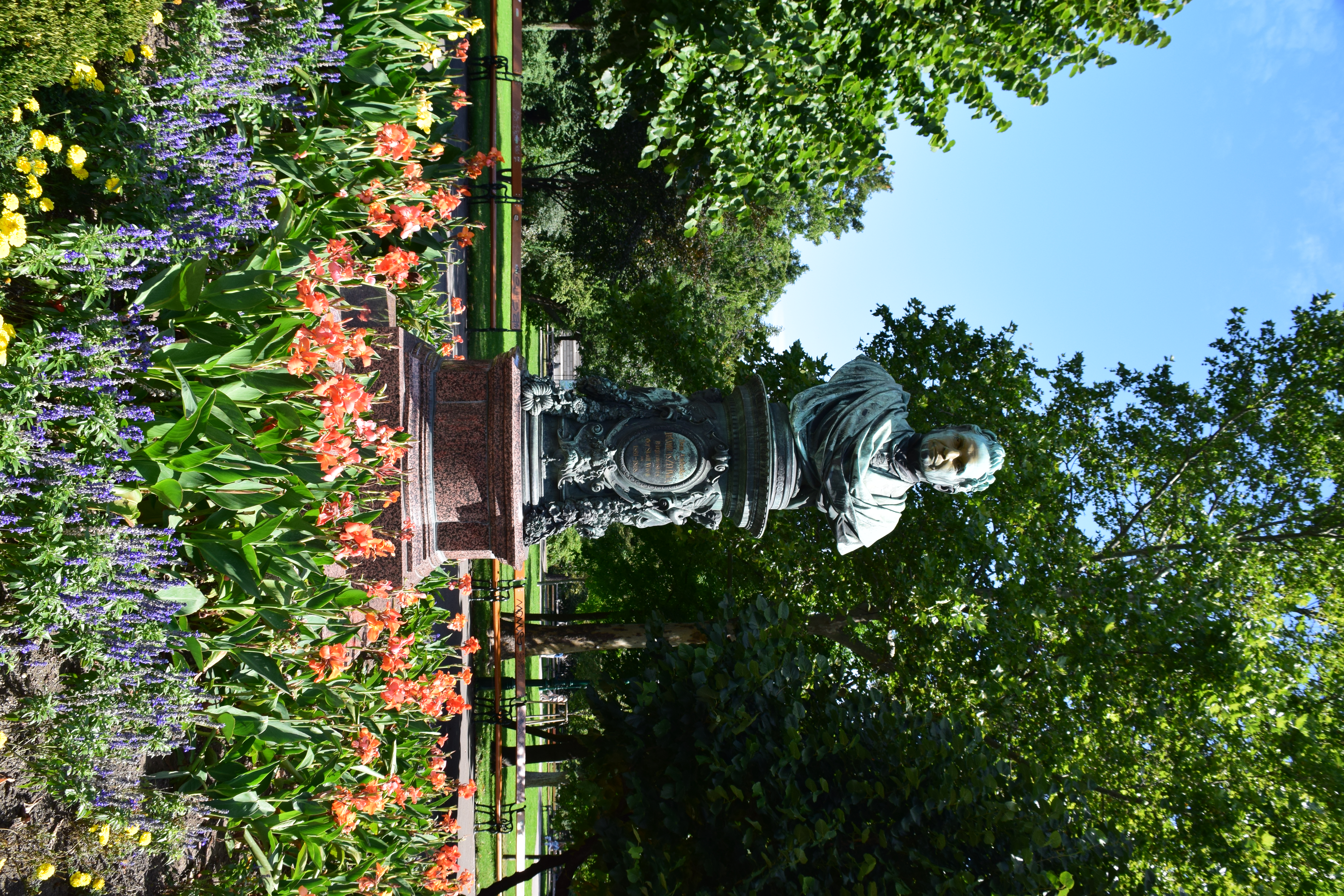 Zelinka-Denkmal 1 Claudia.JPG