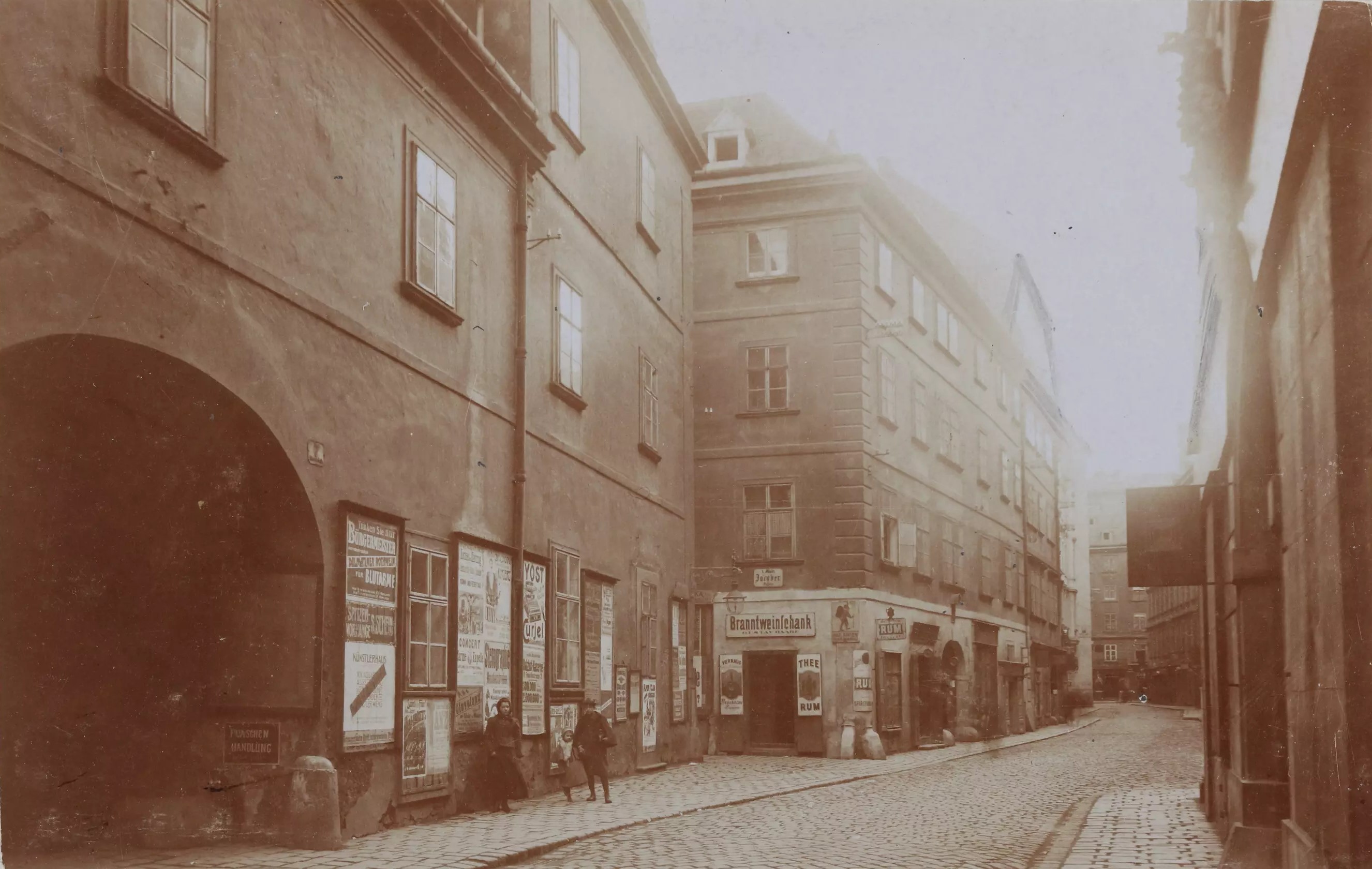 Jakoberhof, Blick in die Jakobergasse 1906[8]