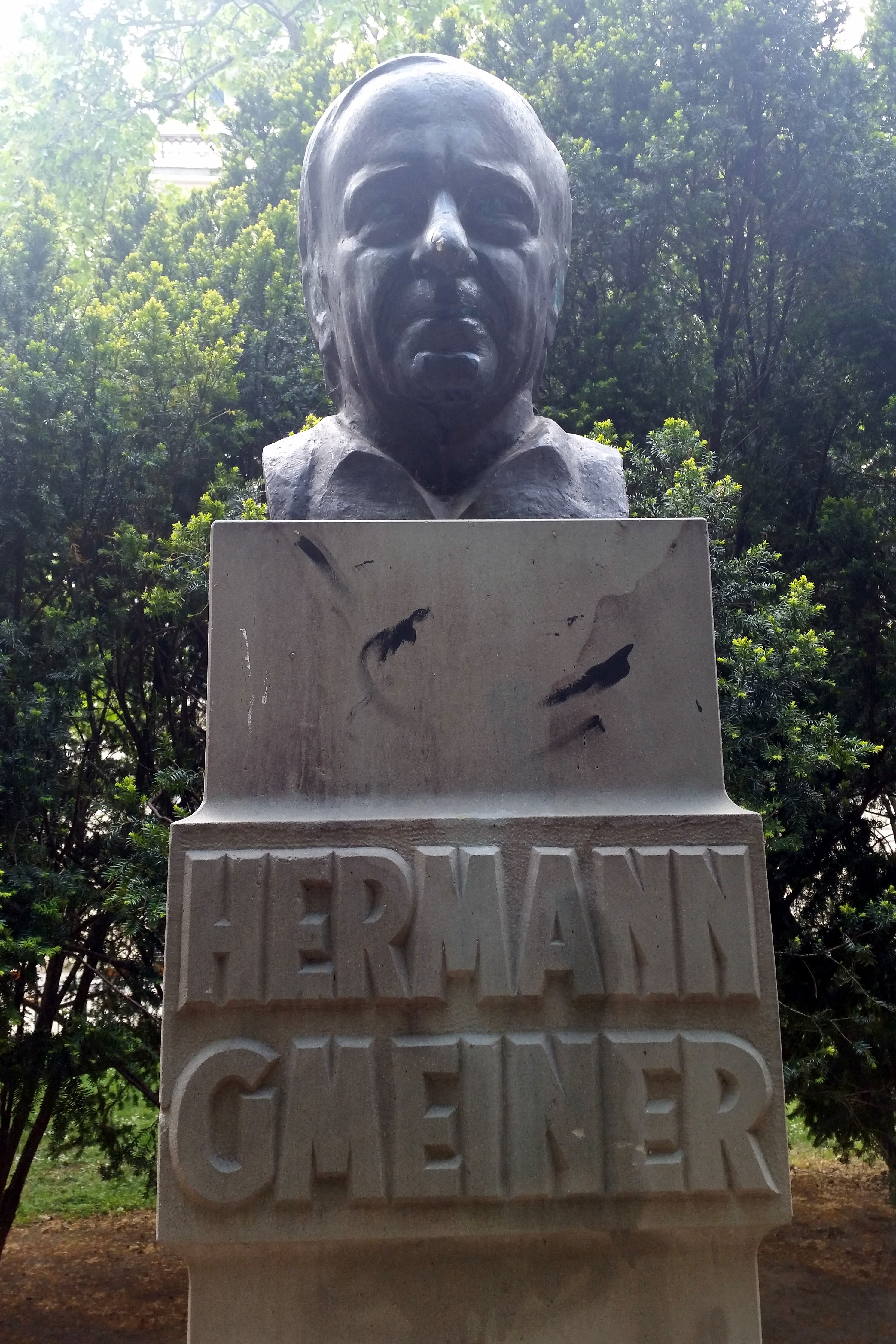 Hermann-Gmeiner-Denkmal