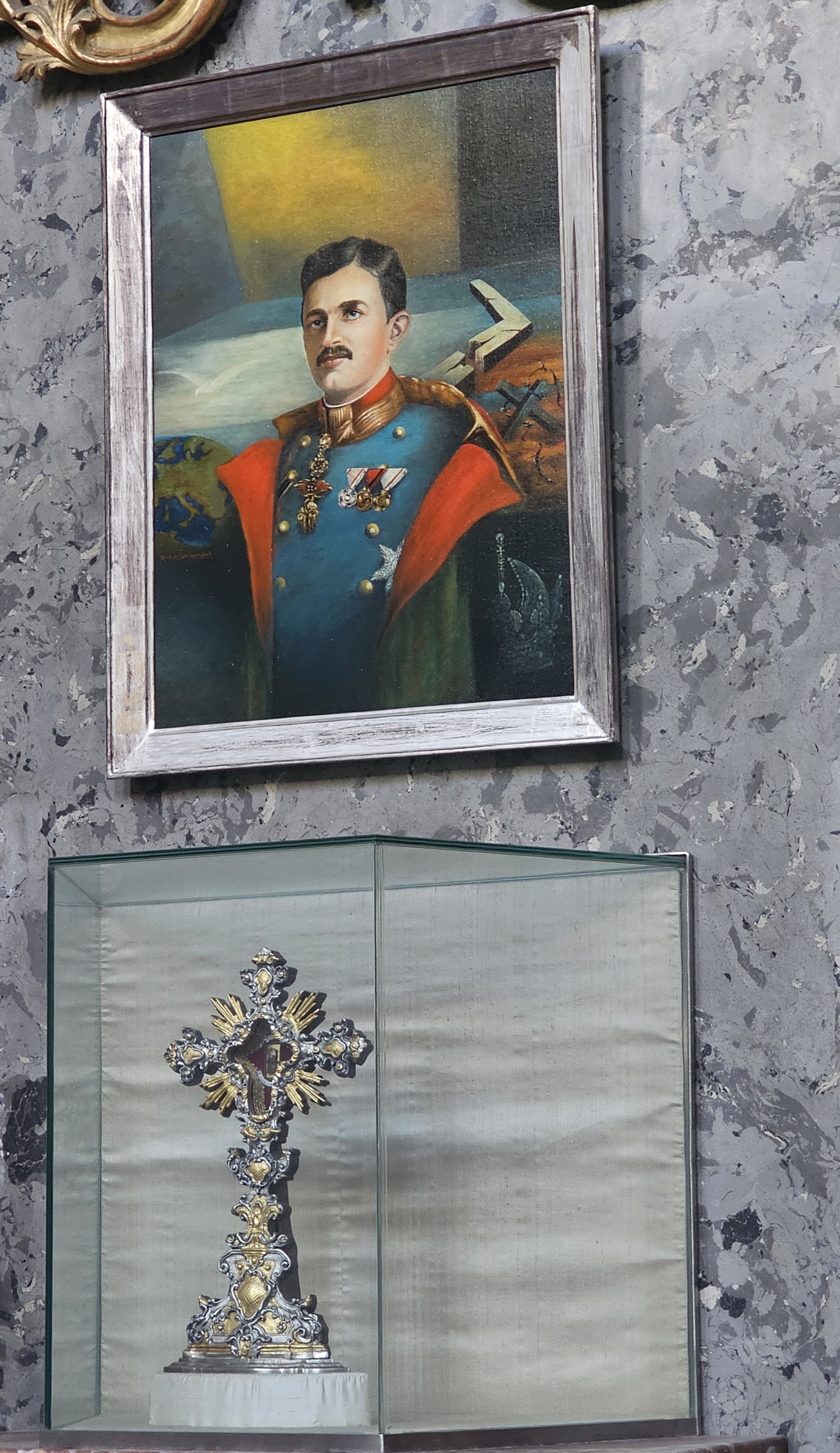 Detail Kaiser Karl mit Reliquie