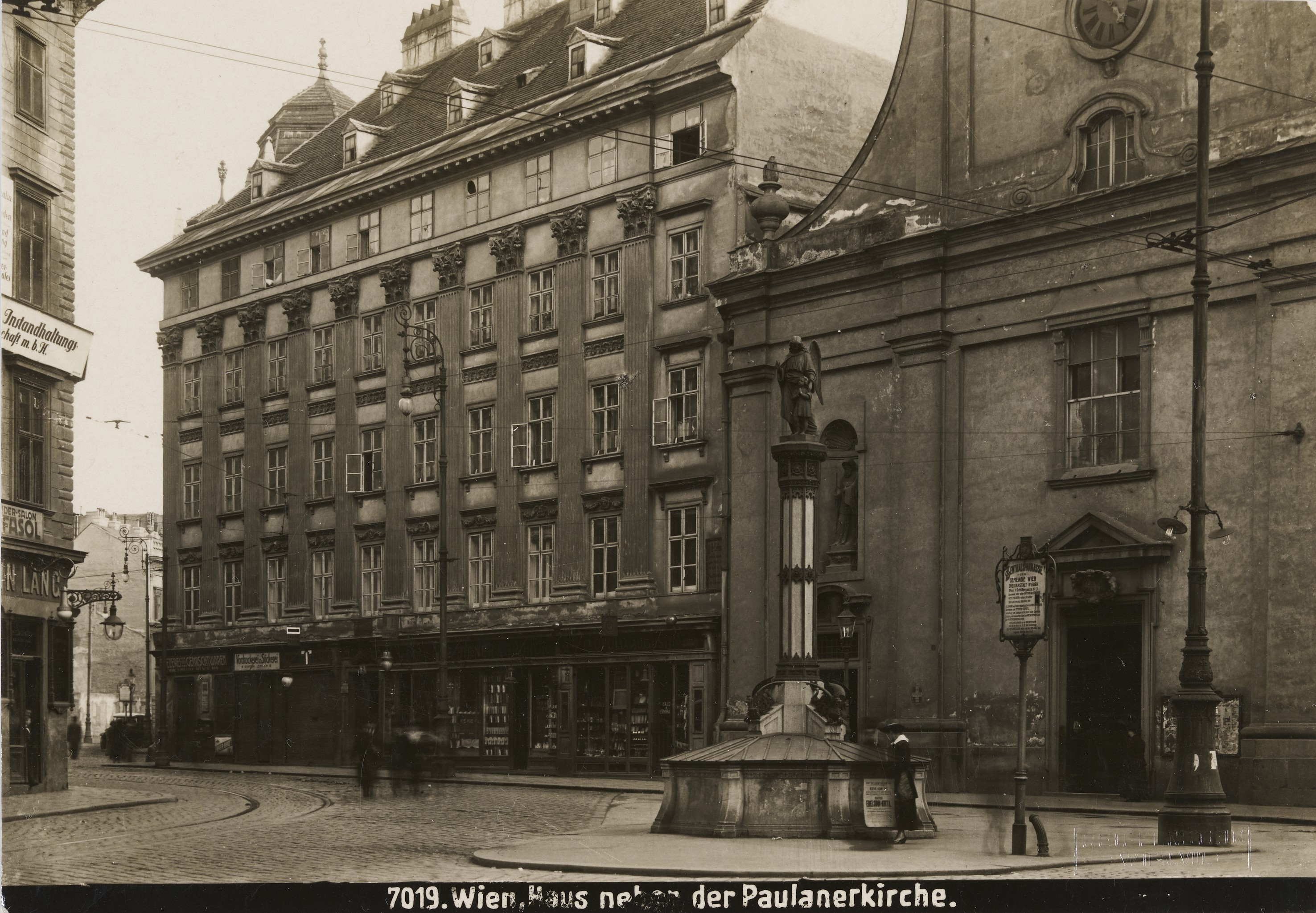 vor Paulanerkirche [11]