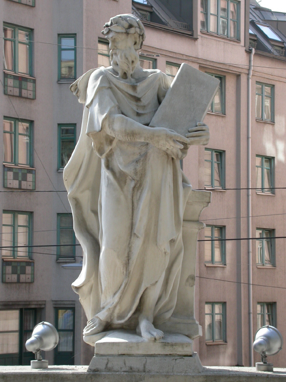 Lazanskyhaus, Statue 3.jpg