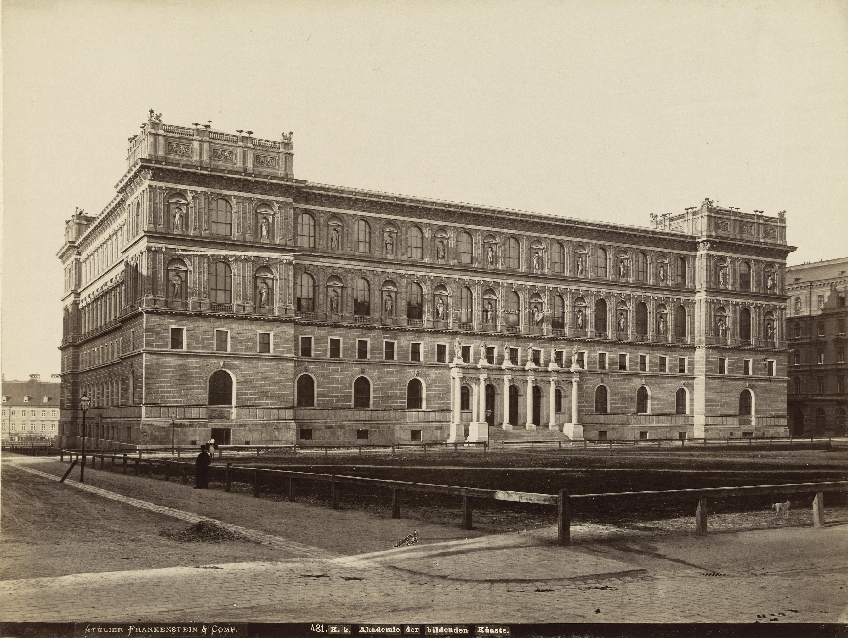 Schillerplatz 3, um 1875[9]