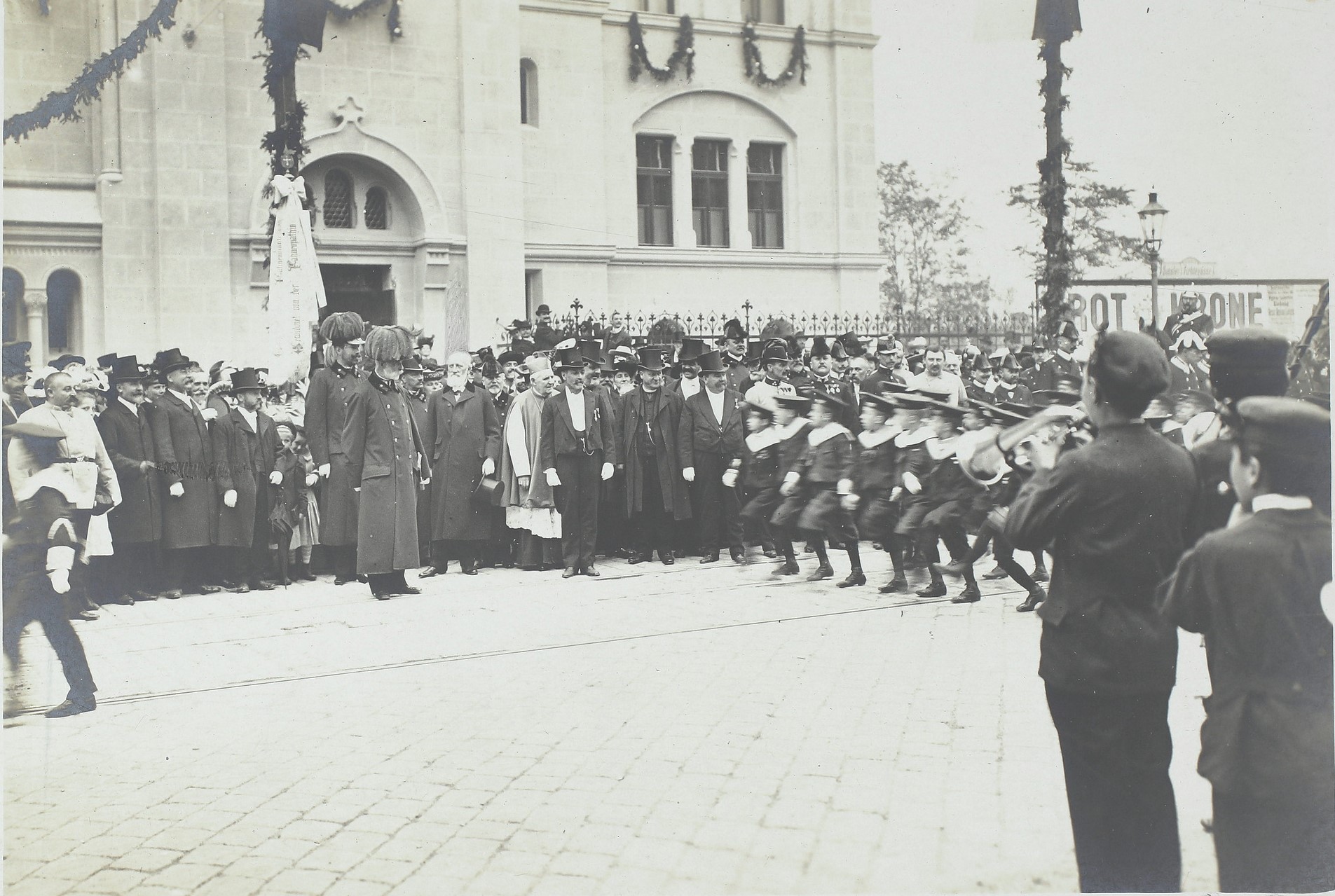 Einweihung der Kirche 1906[4]