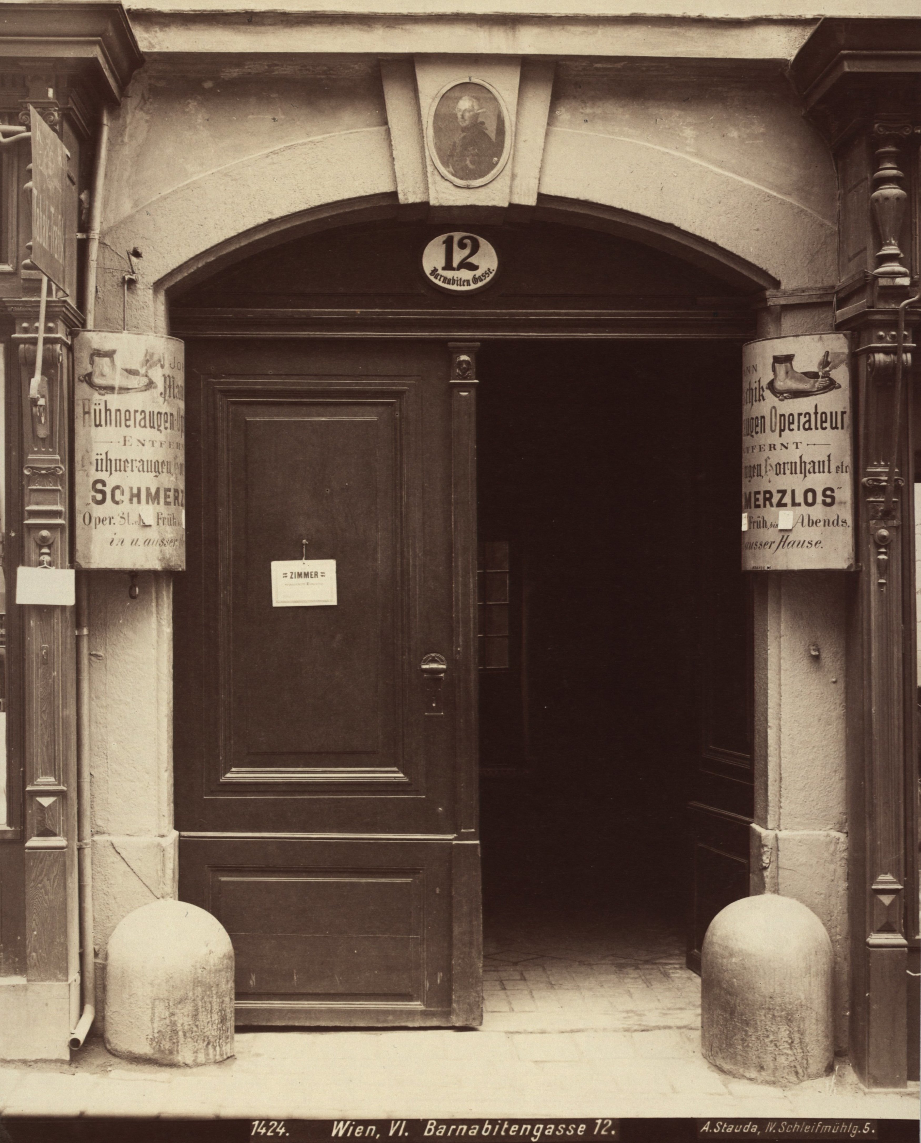 Zum Kaiser Josef - Detail - Portal [1]