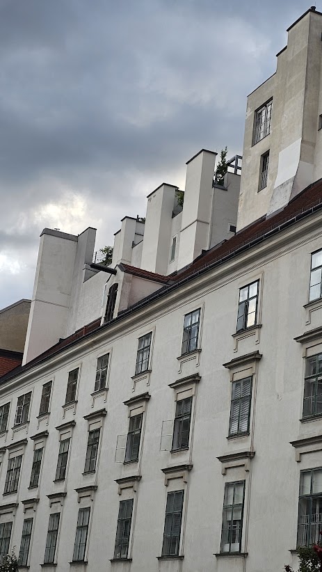 Heiligenkreuzerhof CM 1.jpg