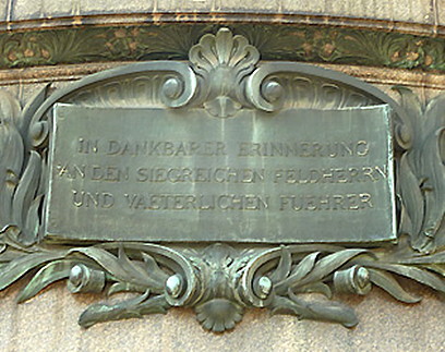 In dankbarer Erinnerung an den siegreichen Feldherren und väterlichen Führer