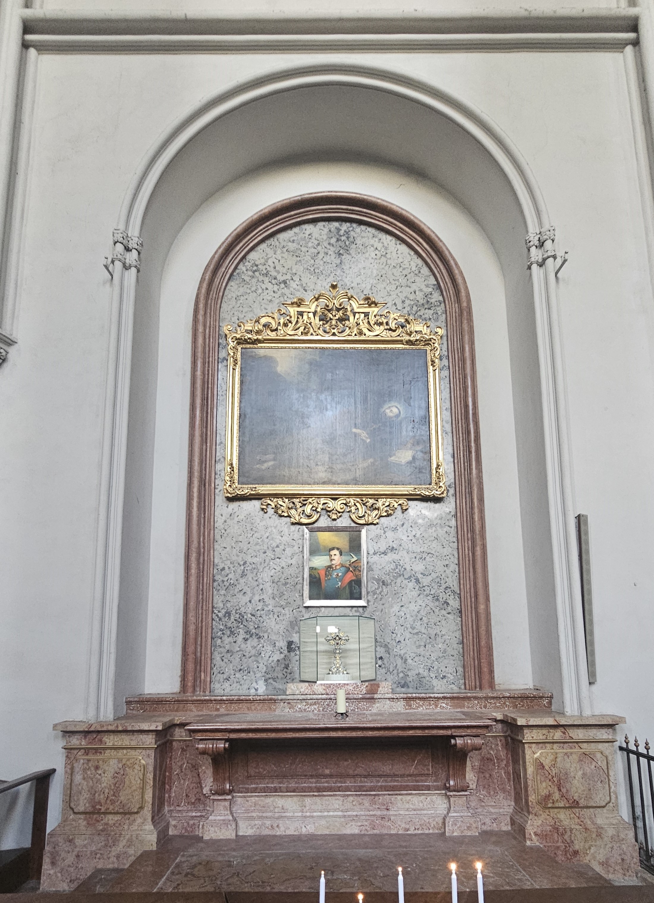 Altar des seligen Kaiser Karl in der Augustinerkirche