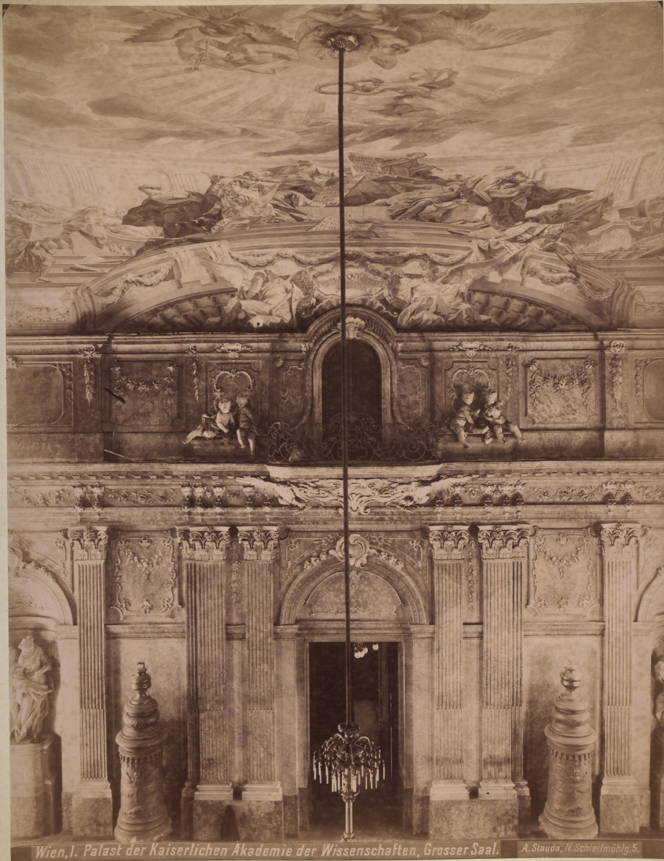 Innenansicht: Der große Saal um 1900[12]