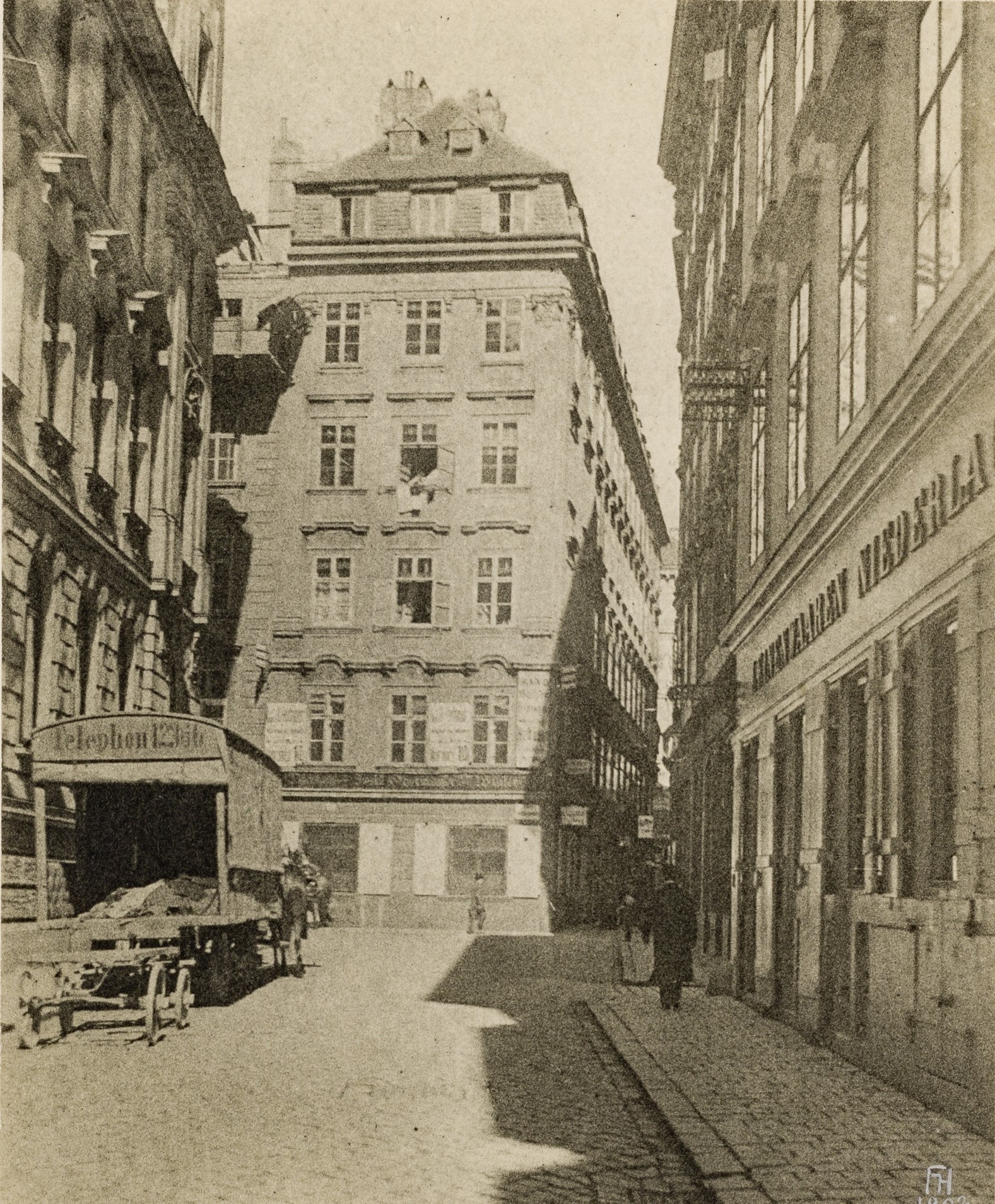 Blick durch die Landskrongasse Richtung Tuchlauben - Fassadenansicht, 1902 [2]