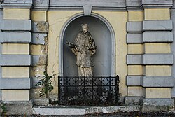 GuentherZ 2012-10-05 0104 Wien03 Schwarzenbergplatz Statue Johannes Nepomuk.jpg