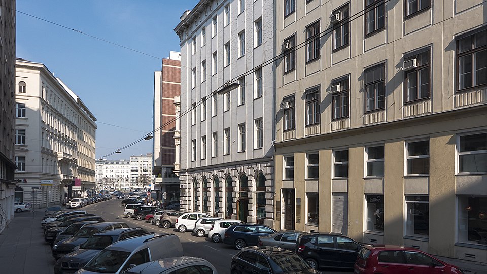 Datei:Wien 01 Salztorgasse b.jpg
