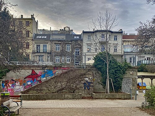 Außenmauer des Bunkers
