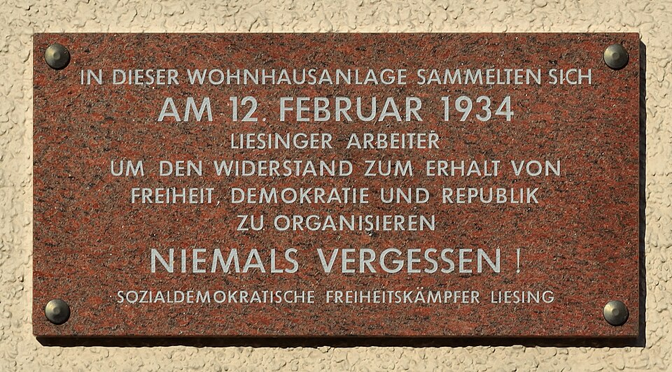 Datei:Elisenstraße 38, Liesing - plaque.jpg