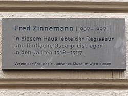 Fred Zinnemann plaque, Vienna.jpg