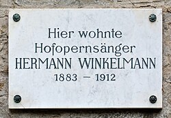 Plaque Hermann Winkelmann, Liesing.jpg