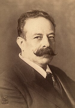 Alfred Grünfeld Austrian pianist 1906.jpg