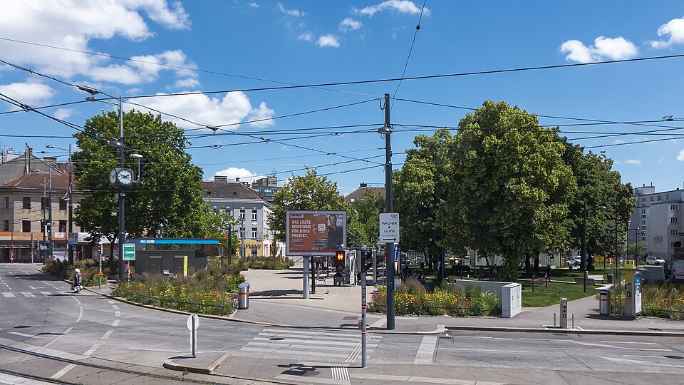 Blick über den neu gestalteten Park am Johann-Nepomuk-Berger-Platz