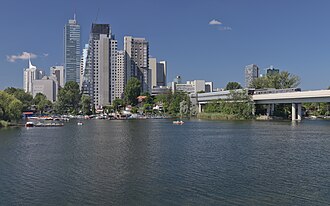 2017-06-11 AT Wien 22 Donaustadt, Obere Alte Donau, Marina Hofbauer, U1 Alte Donau, U1 Linie U1 (50285634016).jpg